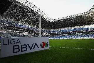 Liga MX veta de por vida y de todos los estadios a aficionados