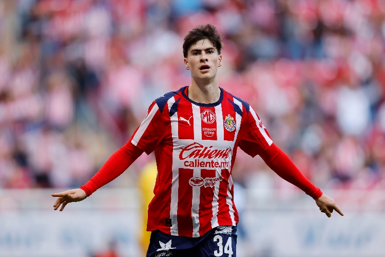 Jugadores de Chivas desobeceden al 'Vasco' y regresan a entrenar (VIDEO)