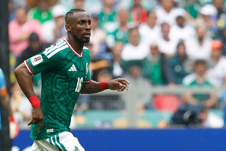 ¿Cuántos jugadores naturalizados han jugado con México en Mundiales?